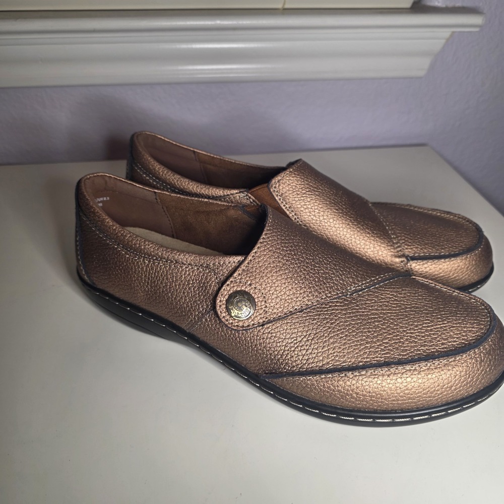 Terrikat  Metallic Loafers Casual Slip On Comfort Walking Leather Gold Size 10.5